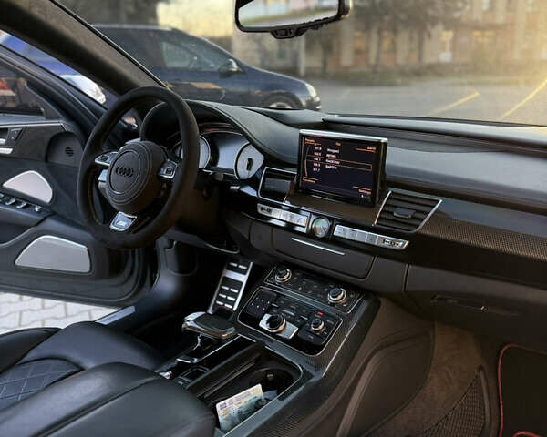Ауди С8, объемом двигателя 3.99 л и пробегом 217 тыс. км за 40500 $, фото 10 на Automoto.ua
