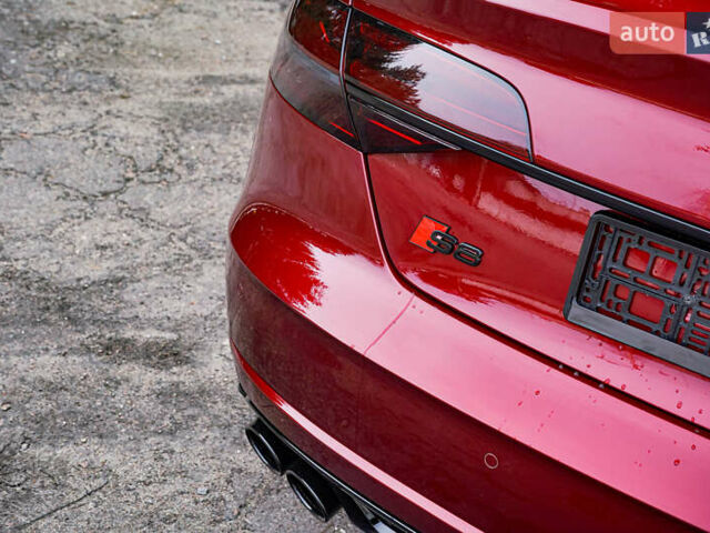 Ауди С8, объемом двигателя 4 л и пробегом 192 тыс. км за 38000 $, фото 8 на Automoto.ua