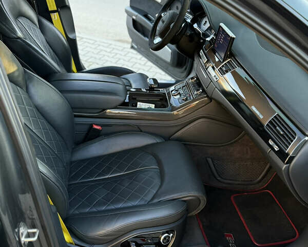 Ауди С8, объемом двигателя 3.99 л и пробегом 217 тыс. км за 40500 $, фото 9 на Automoto.ua