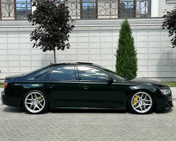 Ауди С8, объемом двигателя 4 л и пробегом 60 тыс. км за 50000 $, фото 2 на Automoto.ua