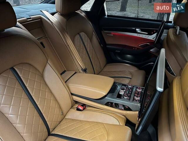 Ауди С8, объемом двигателя 4 л и пробегом 58 тыс. км за 94043 $, фото 11 на Automoto.ua