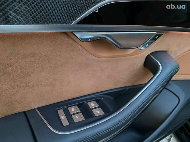 Ауди С8, объемом двигателя 4 л и пробегом 5 тыс. км за 79900 $, фото 26 на Automoto.ua