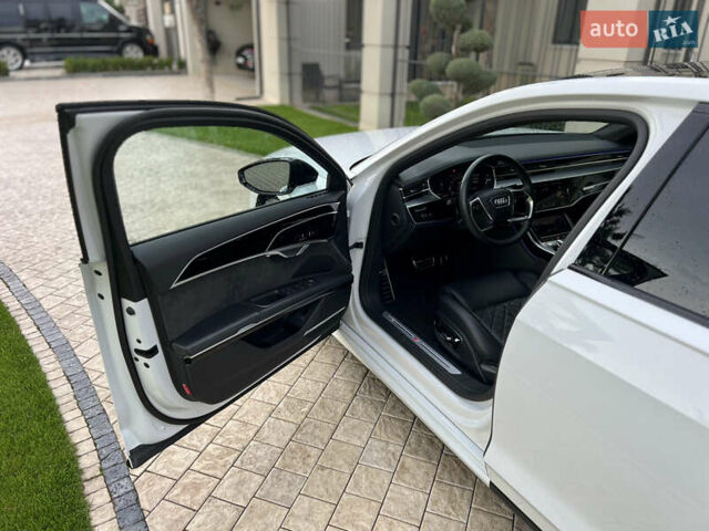 Ауди С8, объемом двигателя 4 л и пробегом 76 тыс. км за 79900 $, фото 30 на Automoto.ua