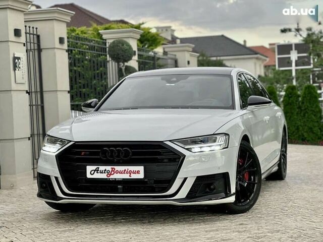 Ауди С8, объемом двигателя 4 л и пробегом 76 тыс. км за 73900 $, фото 4 на Automoto.ua