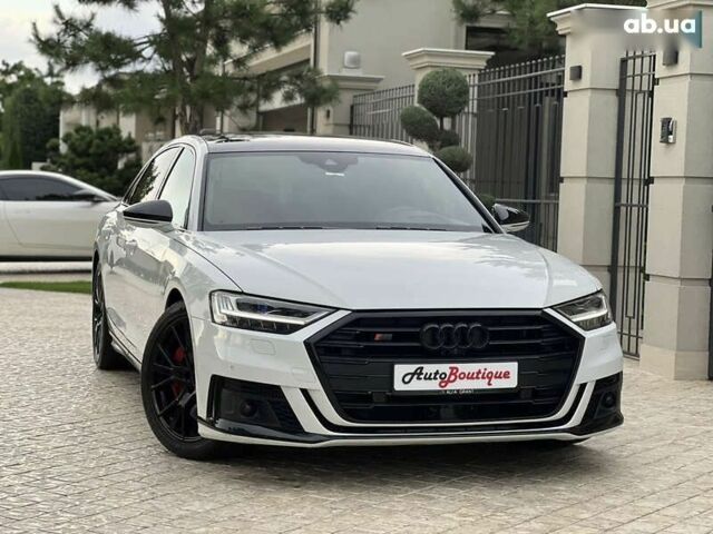 Ауди С8, объемом двигателя 4 л и пробегом 76 тыс. км за 73900 $, фото 26 на Automoto.ua