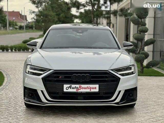 Ауди С8, объемом двигателя 4 л и пробегом 76 тыс. км за 73900 $, фото 1 на Automoto.ua