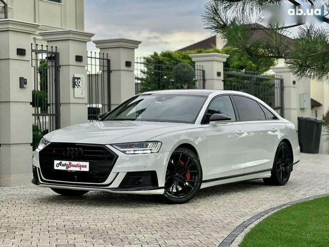Ауди С8, объемом двигателя 4 л и пробегом 76 тыс. км за 73900 $, фото 8 на Automoto.ua