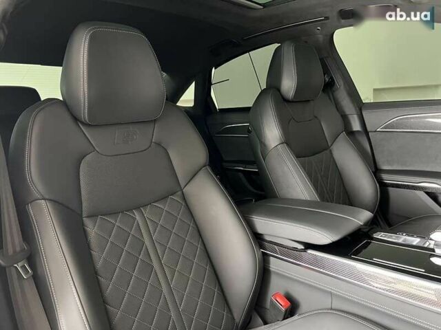 Ауди С8, объемом двигателя 4 л и пробегом 85 тыс. км за 99000 $, фото 26 на Automoto.ua