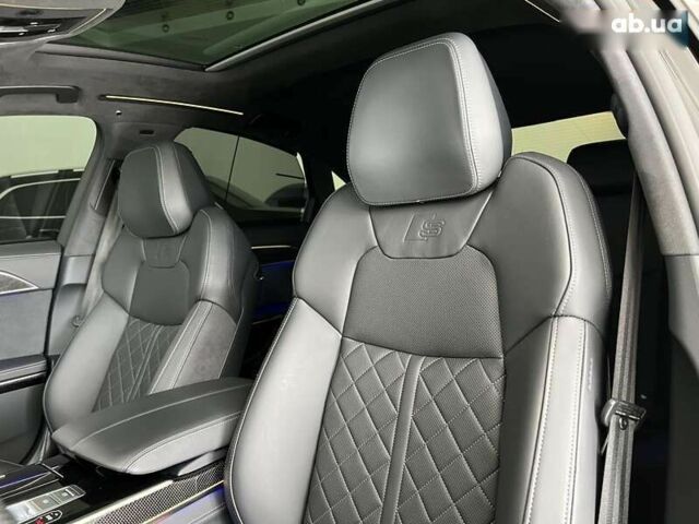 Ауди С8, объемом двигателя 4 л и пробегом 85 тыс. км за 99000 $, фото 20 на Automoto.ua