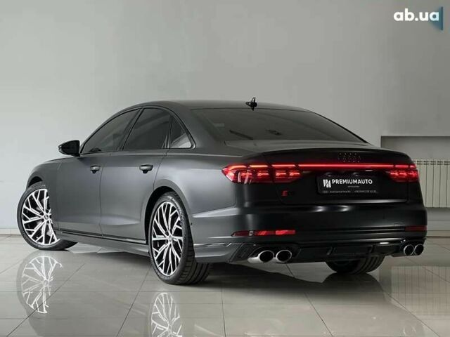 Ауди С8, объемом двигателя 4 л и пробегом 85 тыс. км за 99000 $, фото 8 на Automoto.ua