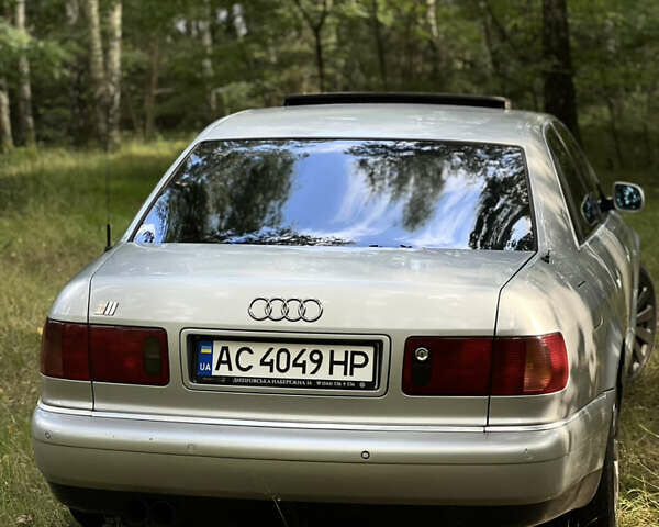 Серый Ауди С8, объемом двигателя 4.2 л и пробегом 302 тыс. км за 7000 $, фото 1 на Automoto.ua
