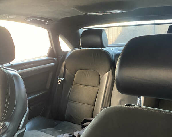 Серый Ауди С8, объемом двигателя 5.2 л и пробегом 193 тыс. км за 20500 $, фото 6 на Automoto.ua