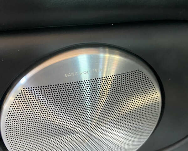 Серый Ауди С8, объемом двигателя 5.2 л и пробегом 193 тыс. км за 20500 $, фото 7 на Automoto.ua