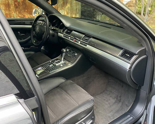 Серый Ауди С8, объемом двигателя 5.2 л и пробегом 193 тыс. км за 20500 $, фото 26 на Automoto.ua