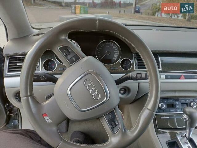Серый Ауди С8, объемом двигателя 5.2 л и пробегом 128 тыс. км за 18000 $, фото 29 на Automoto.ua