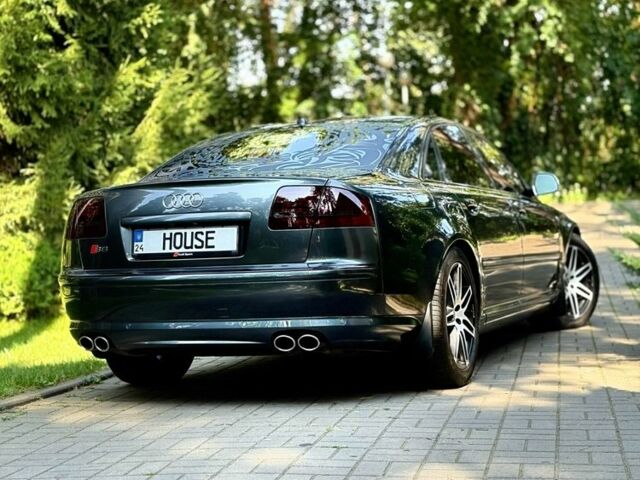 Серый Ауди С8, объемом двигателя 5.2 л и пробегом 140 тыс. км за 19000 $, фото 4 на Automoto.ua