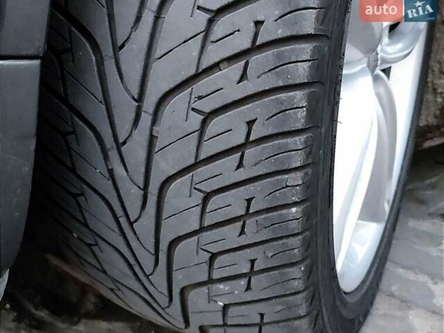 Серый Ауди С8, объемом двигателя 5.2 л и пробегом 217 тыс. км за 15000 $, фото 5 на Automoto.ua