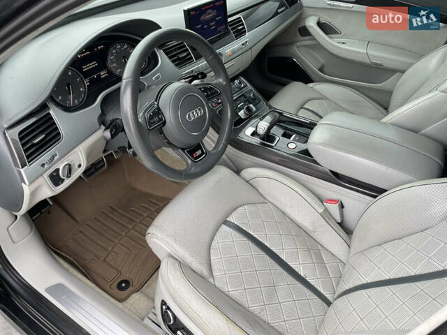 Серый Ауди С8, объемом двигателя 4 л и пробегом 253 тыс. км за 22900 $, фото 15 на Automoto.ua
