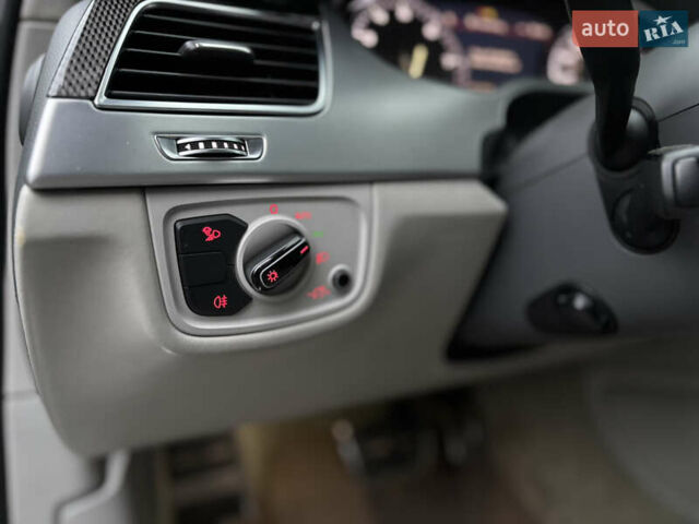 Сірий Ауді S8, об'ємом двигуна 4 л та пробігом 254 тис. км за 19900 $, фото 11 на Automoto.ua