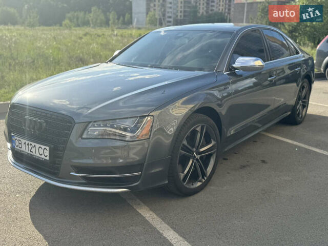 Серый Ауди С8, объемом двигателя 4 л и пробегом 248 тыс. км за 24000 $, фото 1 на Automoto.ua