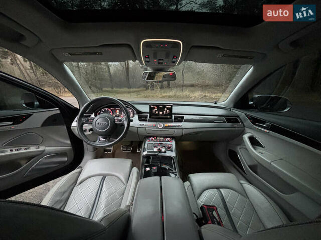 Сірий Ауді S8, об'ємом двигуна 4 л та пробігом 254 тис. км за 19900 $, фото 25 на Automoto.ua