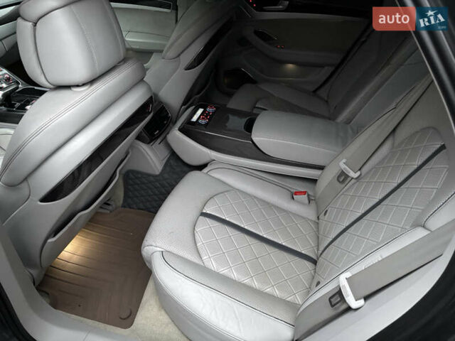 Сірий Ауді S8, об'ємом двигуна 4 л та пробігом 254 тис. км за 19900 $, фото 21 на Automoto.ua