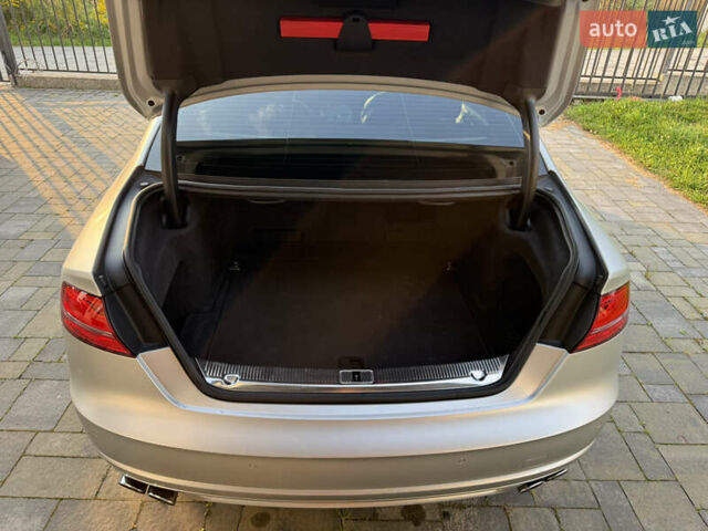 Сірий Ауді S8, об'ємом двигуна 3.99 л та пробігом 72 тис. км за 51000 $, фото 12 на Automoto.ua
