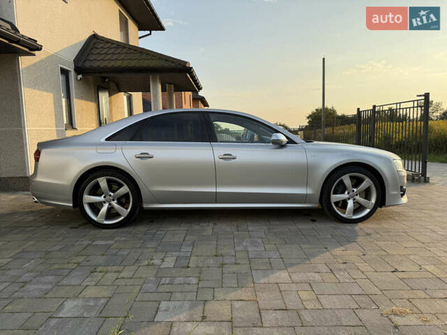 Сірий Ауді S8, об'ємом двигуна 3.99 л та пробігом 72 тис. км за 51000 $, фото 2 на Automoto.ua