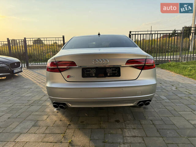 Сірий Ауді S8, об'ємом двигуна 3.99 л та пробігом 72 тис. км за 51000 $, фото 4 на Automoto.ua