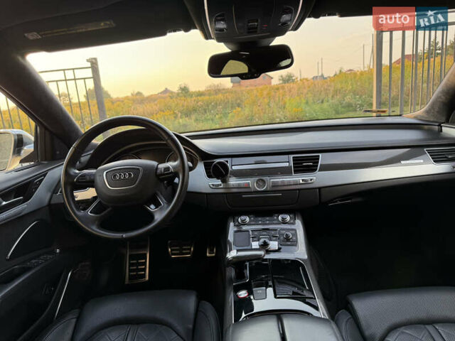 Сірий Ауді S8, об'ємом двигуна 3.99 л та пробігом 72 тис. км за 51000 $, фото 18 на Automoto.ua