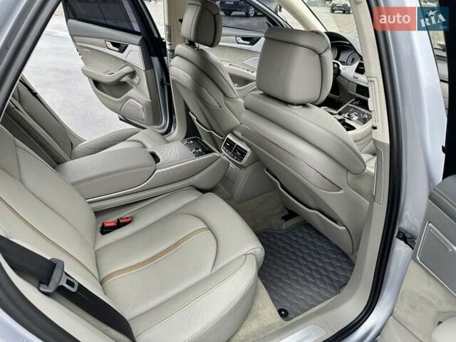 Серый Ауди С8, объемом двигателя 3.99 л и пробегом 147 тыс. км за 42500 $, фото 12 на Automoto.ua