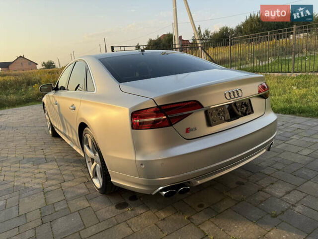 Сірий Ауді S8, об'ємом двигуна 3.99 л та пробігом 72 тис. км за 51000 $, фото 5 на Automoto.ua