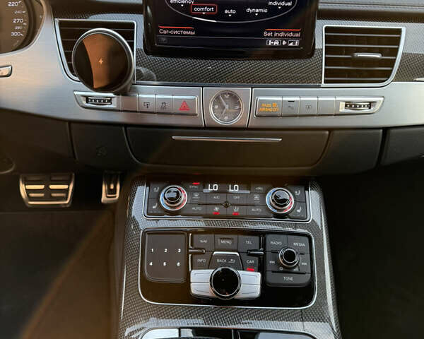 Сірий Ауді S8, об'ємом двигуна 3.99 л та пробігом 72 тис. км за 51000 $, фото 21 на Automoto.ua