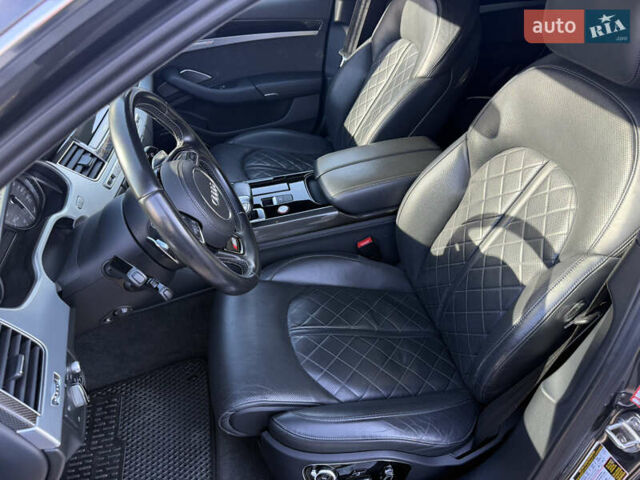 Серый Ауди С8, объемом двигателя 3.99 л и пробегом 133 тыс. км за 42500 $, фото 17 на Automoto.ua