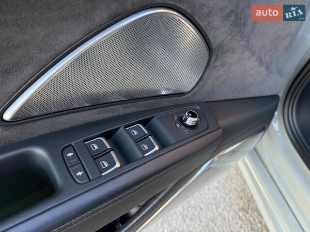 Серый Ауди С8, объемом двигателя 3.99 л и пробегом 126 тыс. км за 59999 $, фото 26 на Automoto.ua