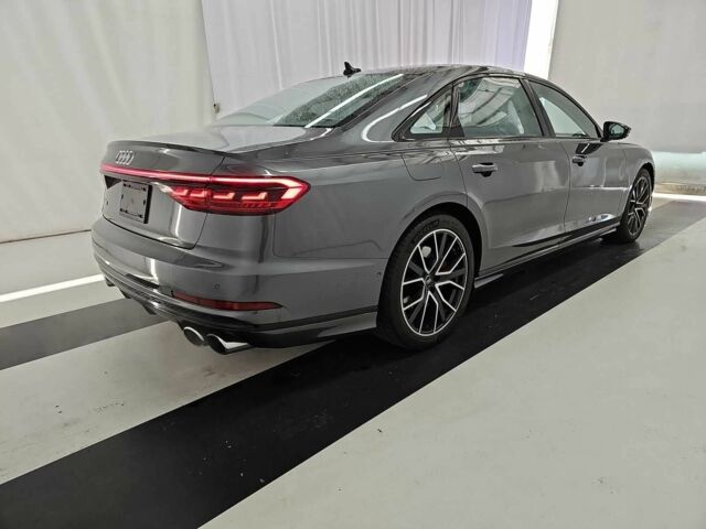 Серый Ауди С8, объемом двигателя 4 л и пробегом 80 тыс. км за 50000 $, фото 4 на Automoto.ua