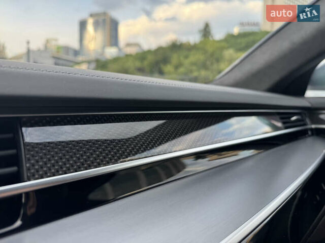 Серый Ауди С8, объемом двигателя 4 л и пробегом 7 тыс. км за 150000 $, фото 21 на Automoto.ua