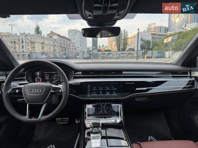 Серый Ауди С8, объемом двигателя 4 л и пробегом 7 тыс. км за 150000 $, фото 24 на Automoto.ua