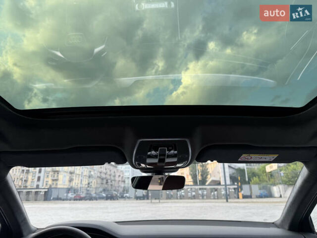 Серый Ауди С8, объемом двигателя 4 л и пробегом 7 тыс. км за 150000 $, фото 25 на Automoto.ua