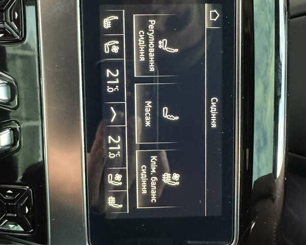 Серый Ауди С8, объемом двигателя 4 л и пробегом 7 тыс. км за 150000 $, фото 30 на Automoto.ua