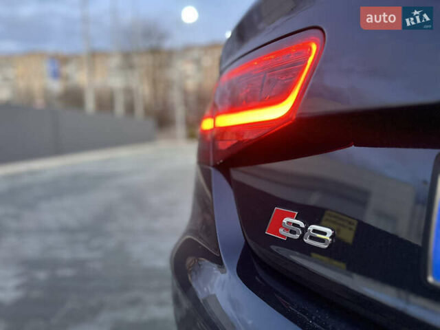 Синий Ауди С8, объемом двигателя 4 л и пробегом 135 тыс. км за 35000 $, фото 11 на Automoto.ua