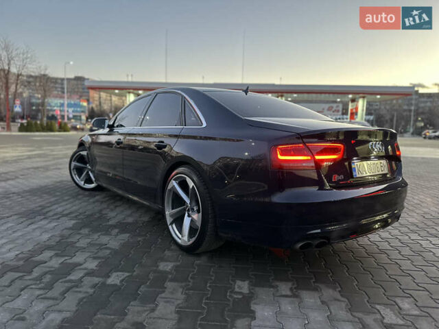 Синий Ауди С8, объемом двигателя 4 л и пробегом 135 тыс. км за 35000 $, фото 14 на Automoto.ua