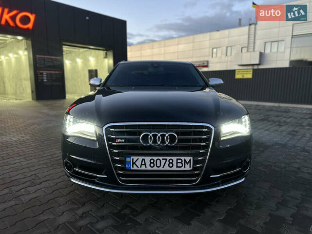 Синий Ауди С8, объемом двигателя 4 л и пробегом 135 тыс. км за 35000 $, фото 2 на Automoto.ua