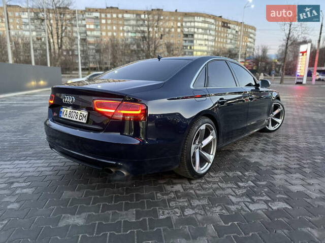 Синий Ауди С8, объемом двигателя 4 л и пробегом 135 тыс. км за 35000 $, фото 3 на Automoto.ua