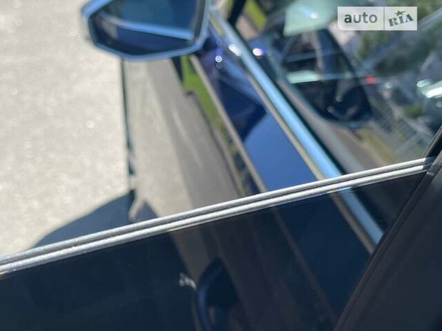 Синий Ауди С8, объемом двигателя 4 л и пробегом 63 тыс. км за 109900 $, фото 80 на Automoto.ua