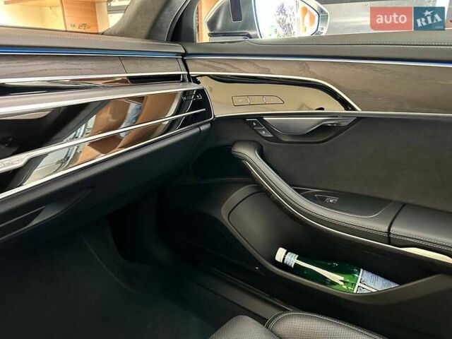 Синий Ауди С8, объемом двигателя 4 л и пробегом 82 тыс. км за 113000 $, фото 16 на Automoto.ua