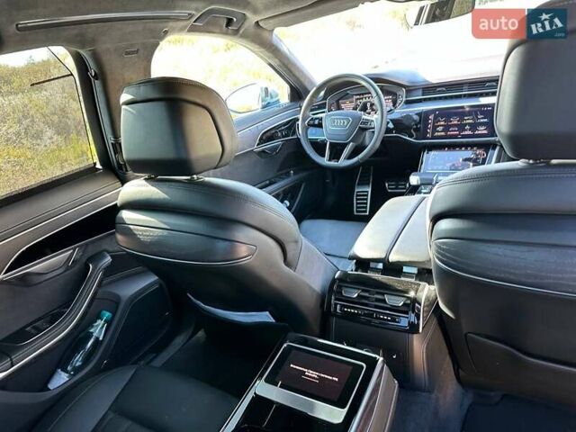 Синий Ауди С8, объемом двигателя 4 л и пробегом 82 тыс. км за 113000 $, фото 13 на Automoto.ua