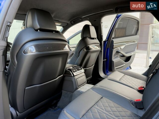 Синій Ауді S8, об'ємом двигуна 4 л та пробігом 5 тис. км за 175000 $, фото 46 на Automoto.ua