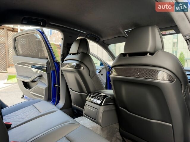 Синій Ауді S8, об'ємом двигуна 4 л та пробігом 5 тис. км за 175000 $, фото 38 на Automoto.ua
