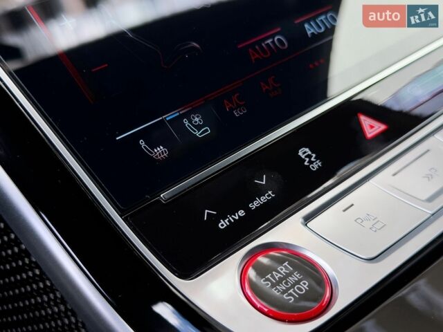 Синій Ауді S8, об'ємом двигуна 4 л та пробігом 5 тис. км за 175000 $, фото 55 на Automoto.ua